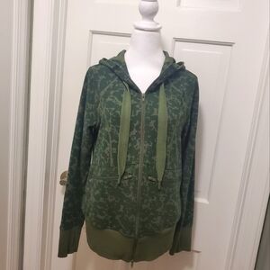 EC CAbi Green Camo Print Marathon Zip Up Jacket Size Medium Style #6030, Casual